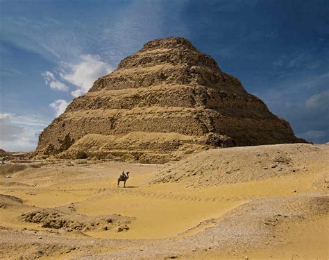 pirámide más antigua de egipto